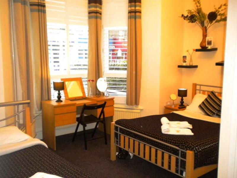 Royal Guest House 2 Hammersmith London Exterior photo